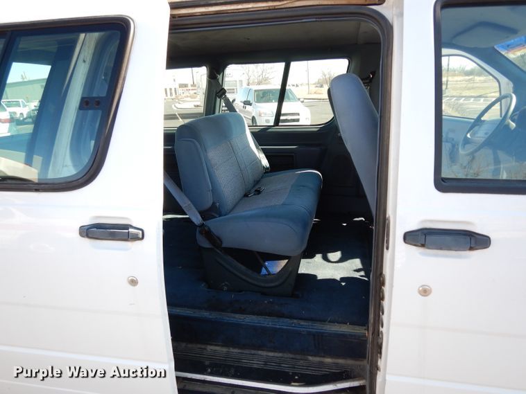image for item DG6317 1997 Ford Aerostar XLT van