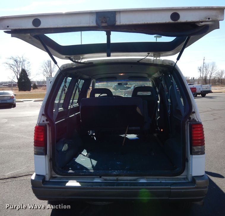 image for item DG6317 1997 Ford Aerostar XLT van
