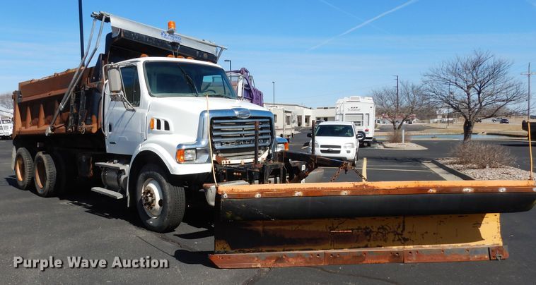 image for item DG6322 2009 Sterling L-Line dump truck