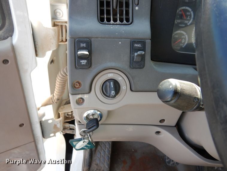 image for item DG6322 2009 Sterling L-Line dump truck