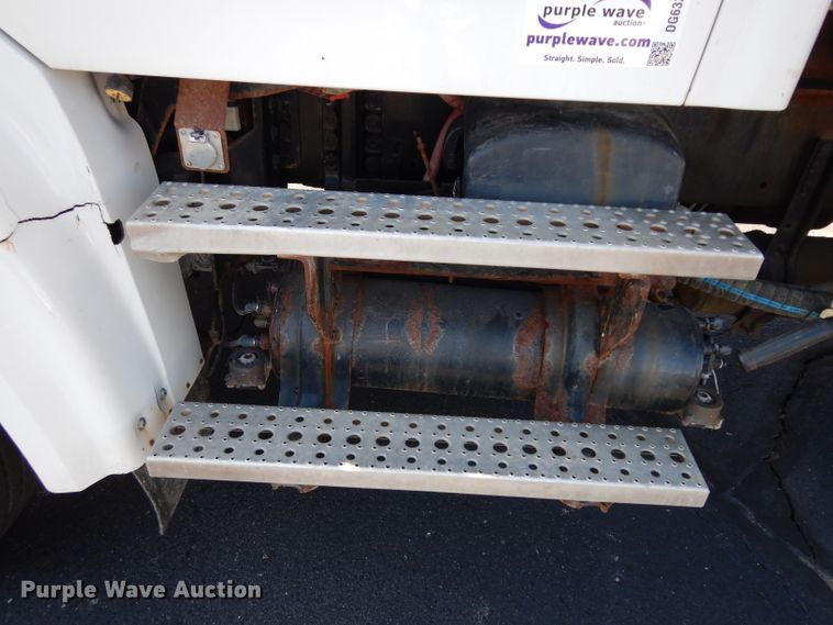 image for item DG6322 2009 Sterling L-Line dump truck