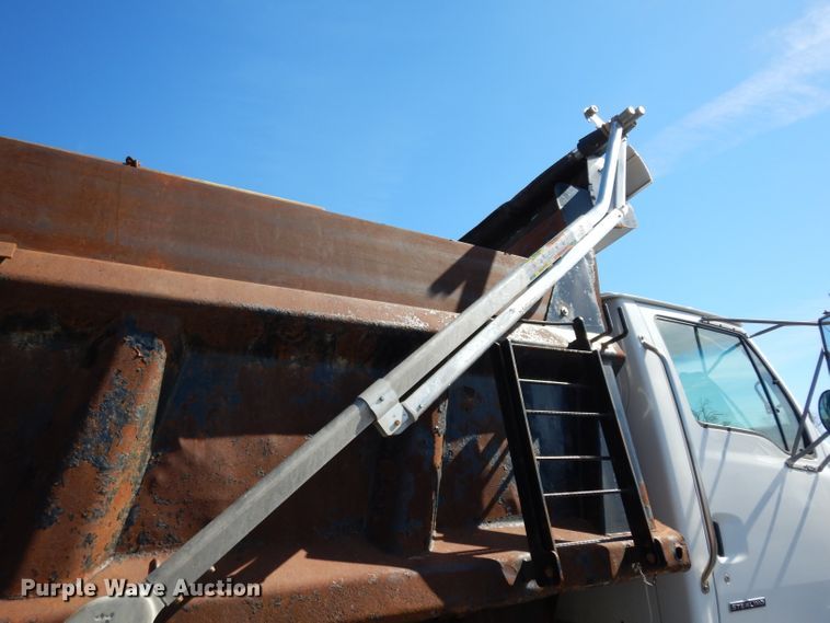 image for item DG6322 2009 Sterling L-Line dump truck