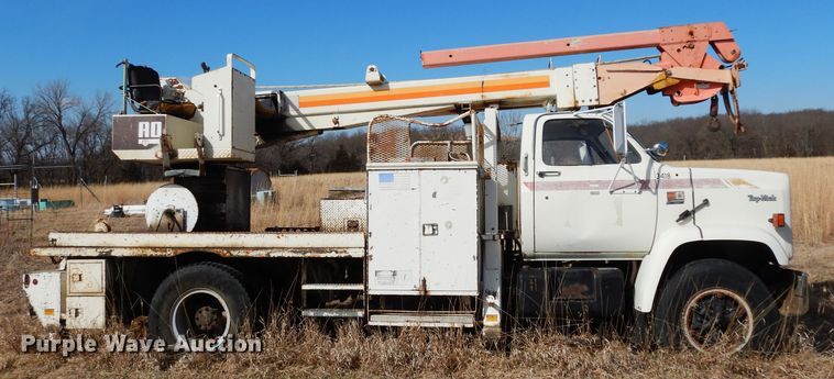 image for item DG6338 1981 GMC TopKick crane truck