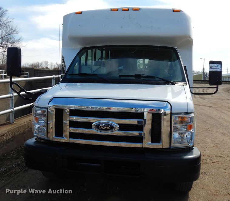 image for item DG6346 2012 Ford E450 Super Duty shuttle bus