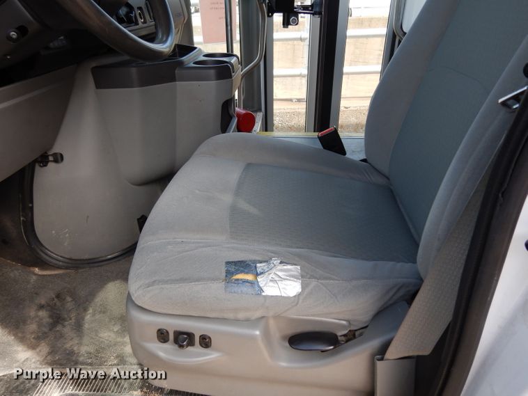 image for item DG6346 2012 Ford E450 Super Duty shuttle bus