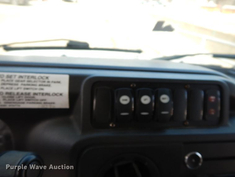 image for item DG6346 2012 Ford E450 Super Duty shuttle bus