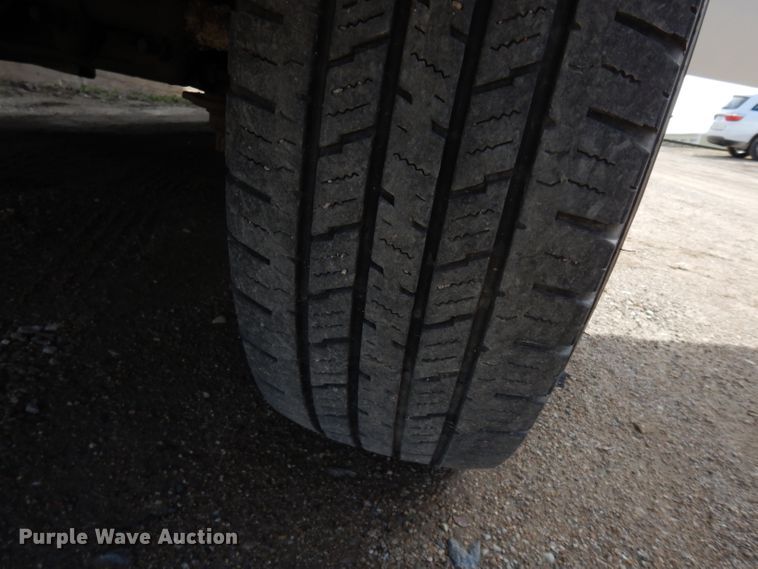 image for item DG6346 2012 Ford E450 Super Duty shuttle bus