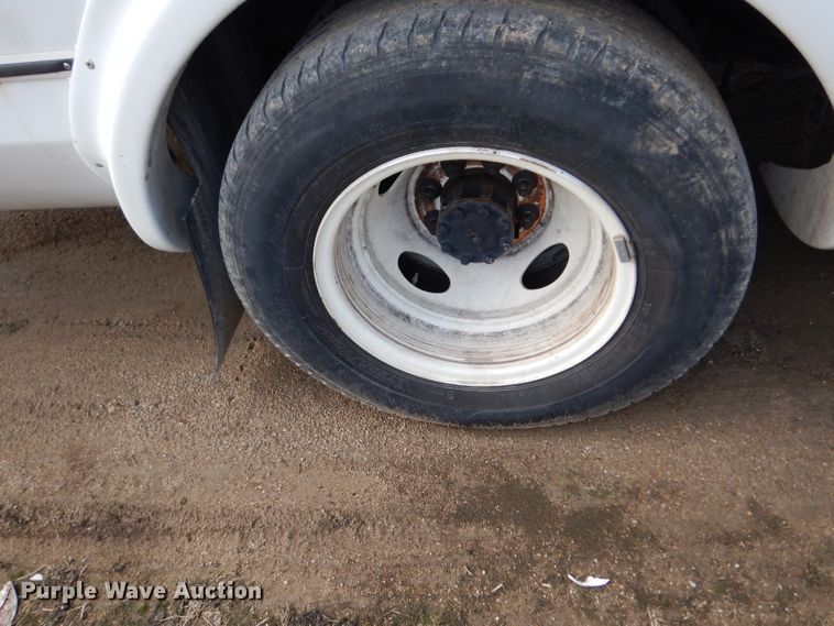 image for item DG6346 2012 Ford E450 Super Duty shuttle bus