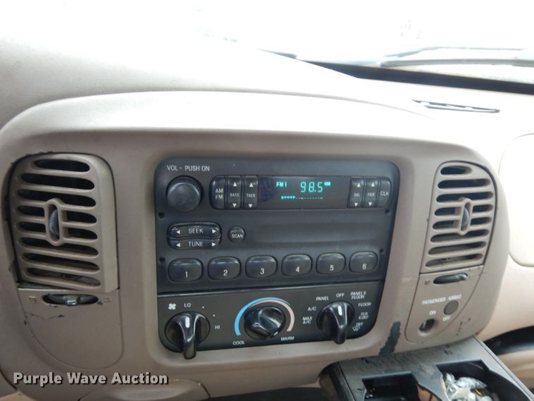 image for item DG6352 1998 Ford F150 pickup truck