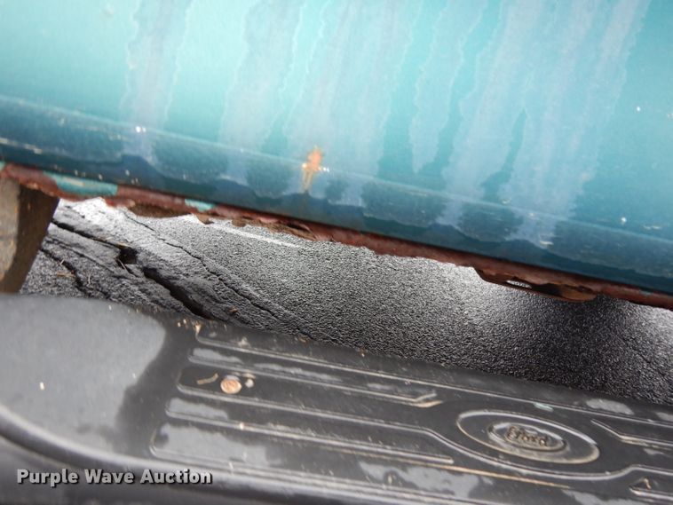 image for item DG6352 1998 Ford F150 pickup truck