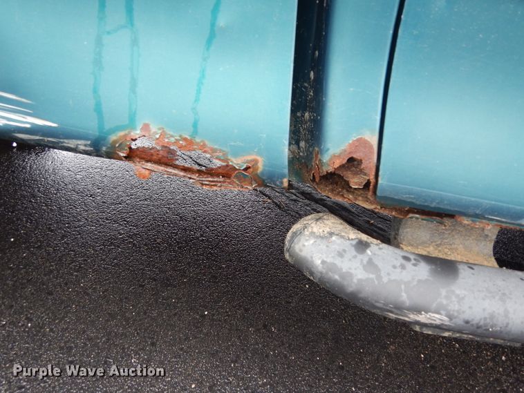 image for item DG6352 1998 Ford F150 pickup truck