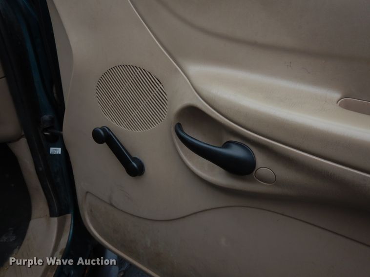 image for item DG6352 1998 Ford F150 pickup truck