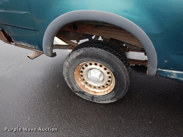 image for item DG6352 1998 Ford F150 pickup truck