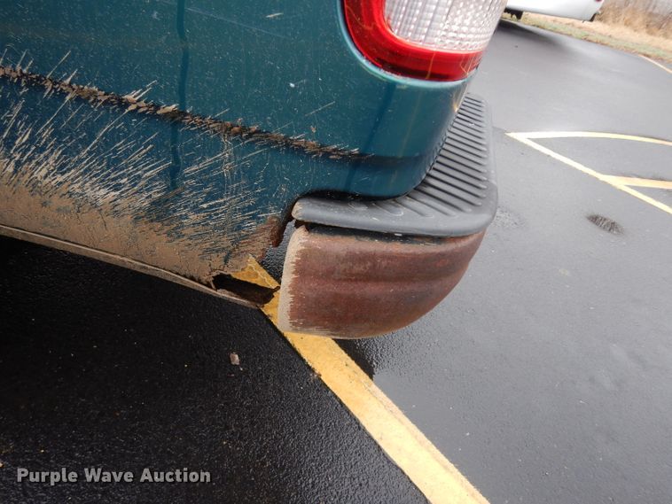 image for item DG6352 1998 Ford F150 pickup truck