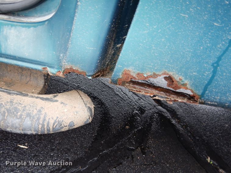 image for item DG6352 1998 Ford F150 pickup truck