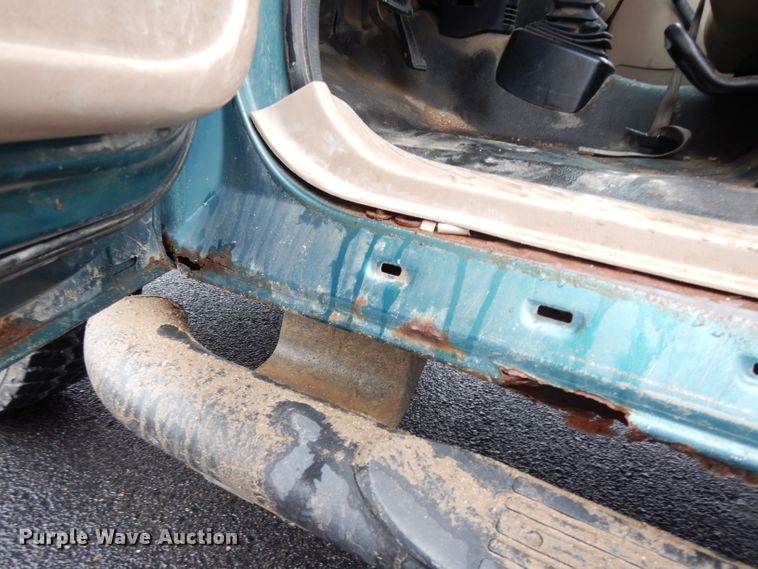 image for item DG6352 1998 Ford F150 pickup truck