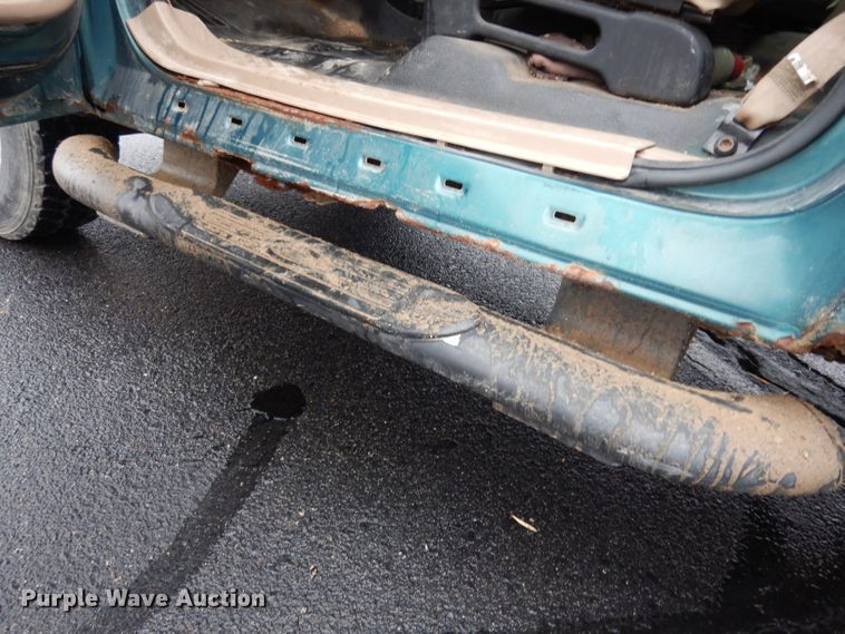 image for item DG6352 1998 Ford F150 pickup truck