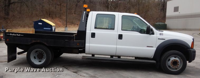 image for item DG6357 2006 Ford F450 Super Duty XL Crew Cab flatbed truck
