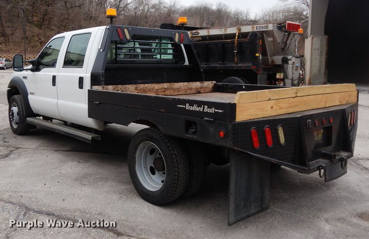 image for item DG6357 2006 Ford F450 Super Duty XL Crew Cab flatbed truck