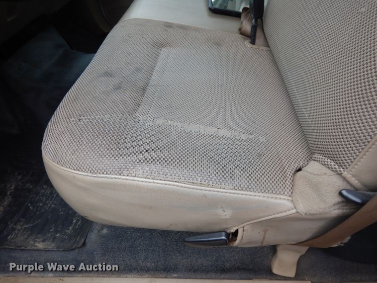 image for item DG6357 2006 Ford F450 Super Duty XL Crew Cab flatbed truck