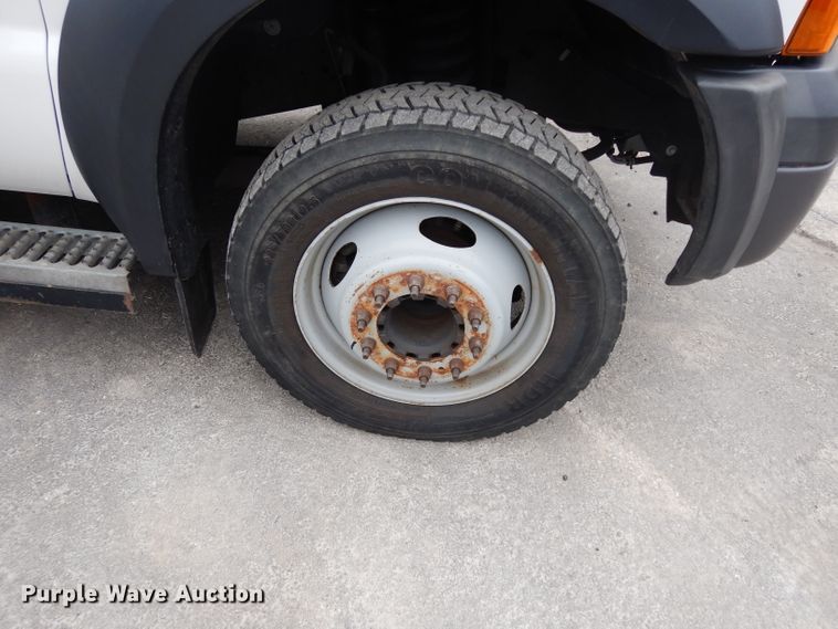 image for item DG6357 2006 Ford F450 Super Duty XL Crew Cab flatbed truck