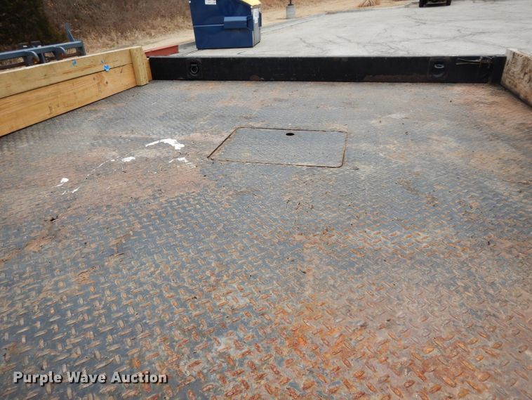 image for item DG6357 2006 Ford F450 Super Duty XL Crew Cab flatbed truck