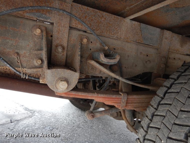 image for item DG6357 2006 Ford F450 Super Duty XL Crew Cab flatbed truck