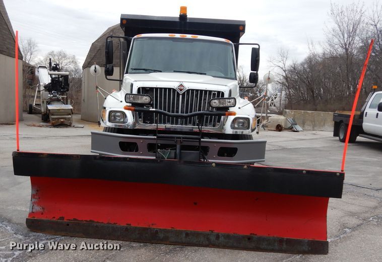 image for item DG6358 2007 International 7300 dump truck