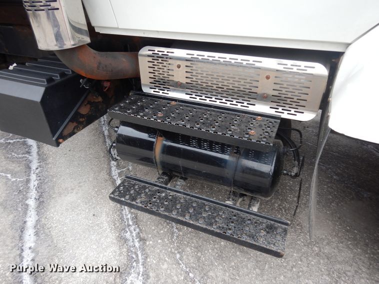 image for item DG6358 2007 International 7300 dump truck