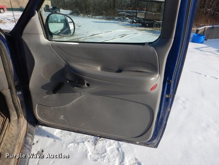 image for item DH6328 1997 Ford F150 pickup truck