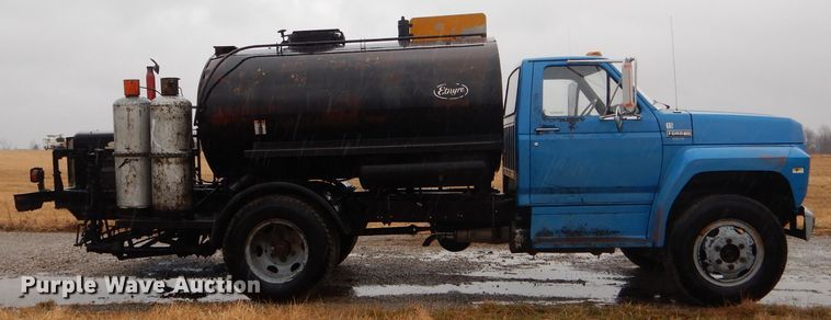 image for item DH6476 1983 Ford F600 oil distribution truck