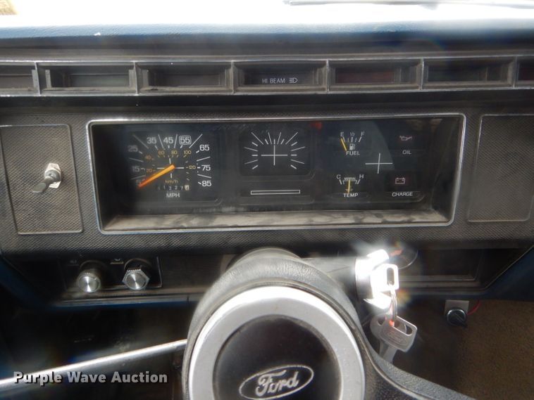 image for item DH6476 1983 Ford F600 oil distribution truck