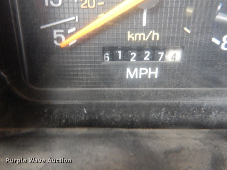 image for item DH6476 1983 Ford F600 oil distribution truck