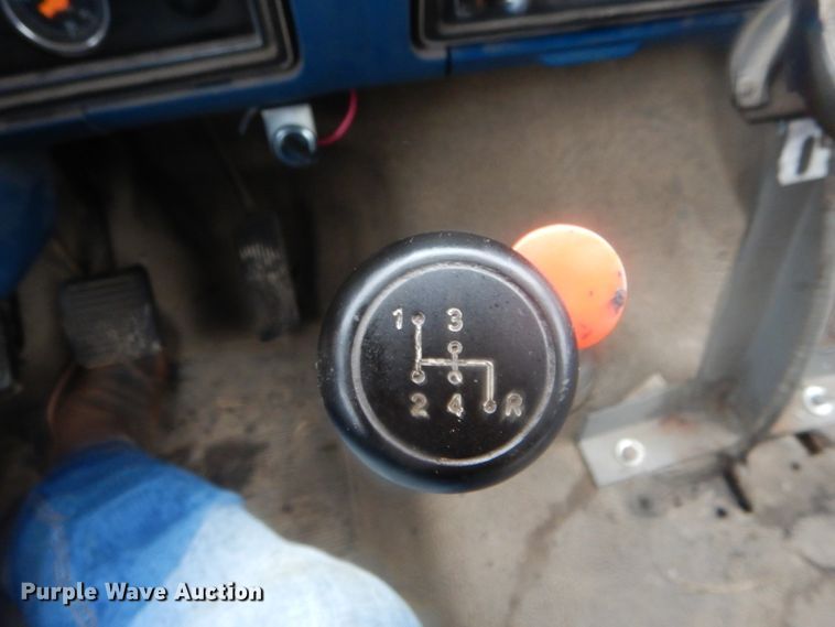 image for item DH6476 1983 Ford F600 oil distribution truck