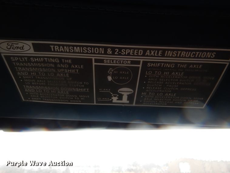 image for item DH6476 1983 Ford F600 oil distribution truck