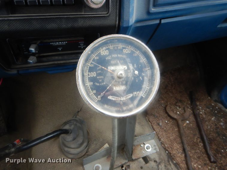 image for item DH6476 1983 Ford F600 oil distribution truck