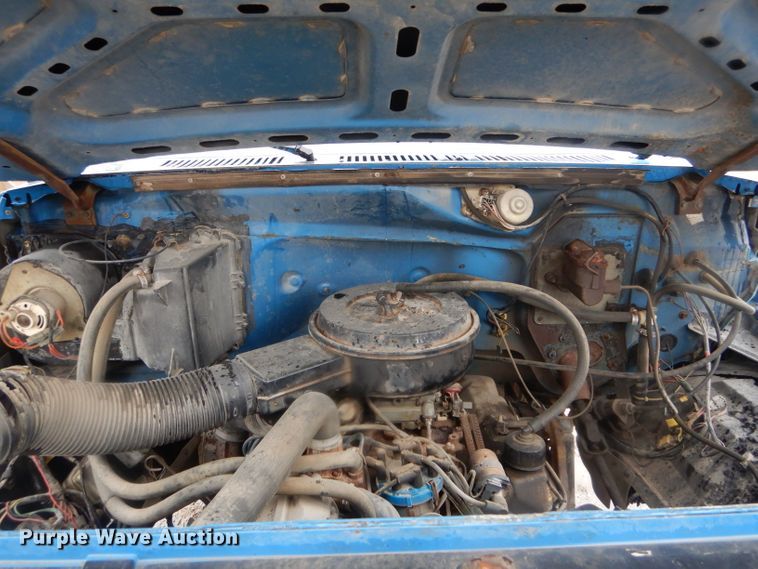 image for item DH6476 1983 Ford F600 oil distribution truck