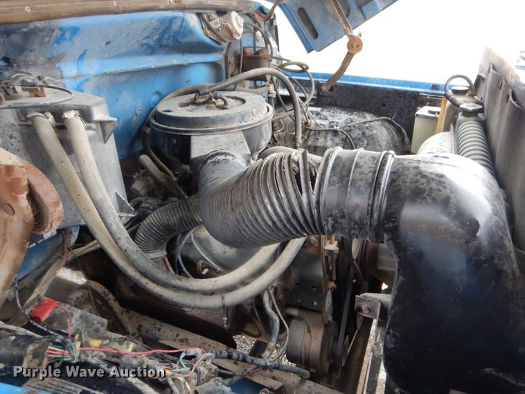 image for item DH6476 1983 Ford F600 oil distribution truck