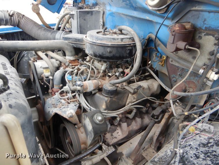 image for item DH6476 1983 Ford F600 oil distribution truck