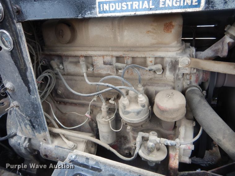 image for item DH6476 1983 Ford F600 oil distribution truck