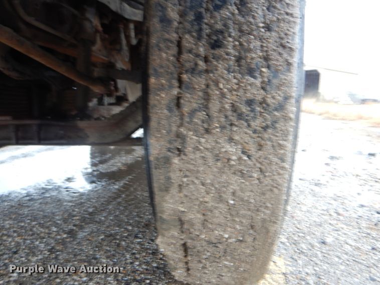 image for item DH6476 1983 Ford F600 oil distribution truck