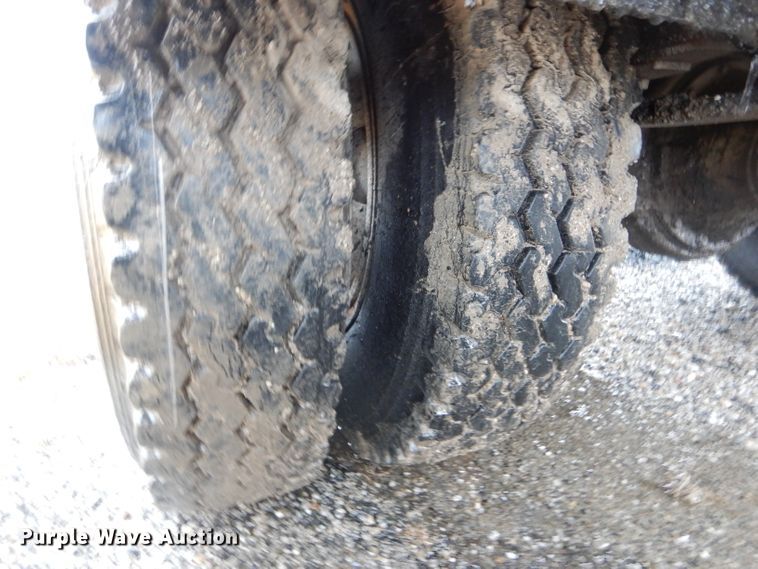 image for item DH6476 1983 Ford F600 oil distribution truck