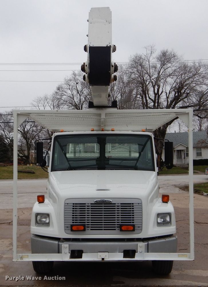 image for item DH6477 2000 Freightliner FL70 bucket truck