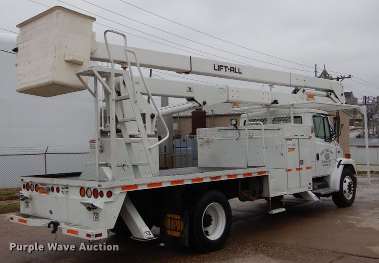 image for item DH6477 2000 Freightliner FL70 bucket truck