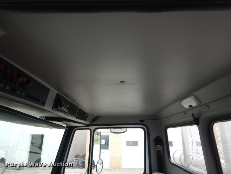 image for item DH6477 2000 Freightliner FL70 bucket truck