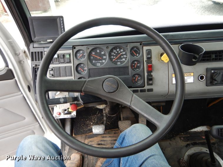 image for item DH6477 2000 Freightliner FL70 bucket truck