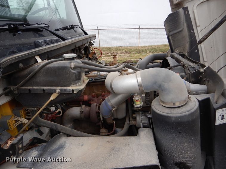 image for item DH6477 2000 Freightliner FL70 bucket truck