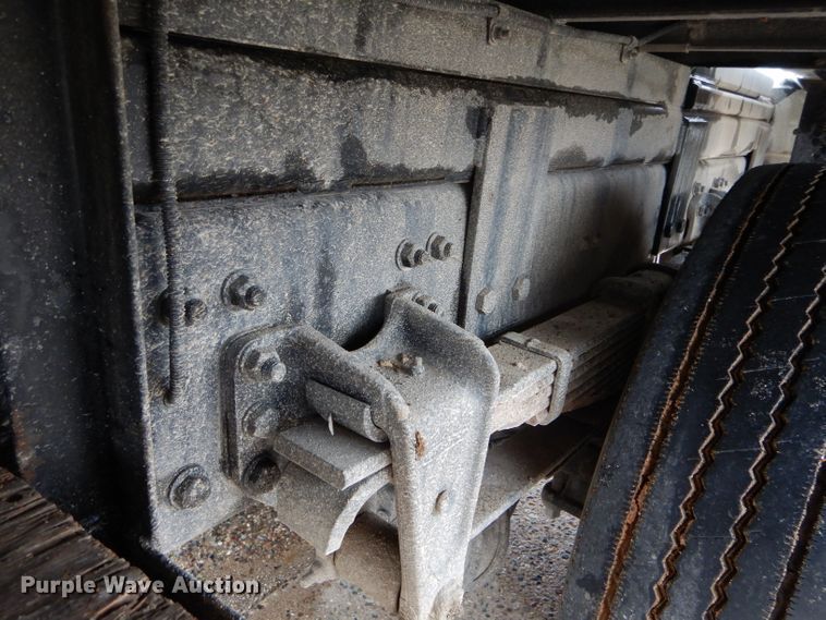 image for item DH6477 2000 Freightliner FL70 bucket truck