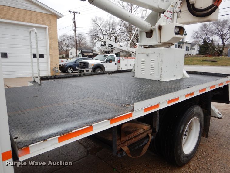 image for item DH6477 2000 Freightliner FL70 bucket truck