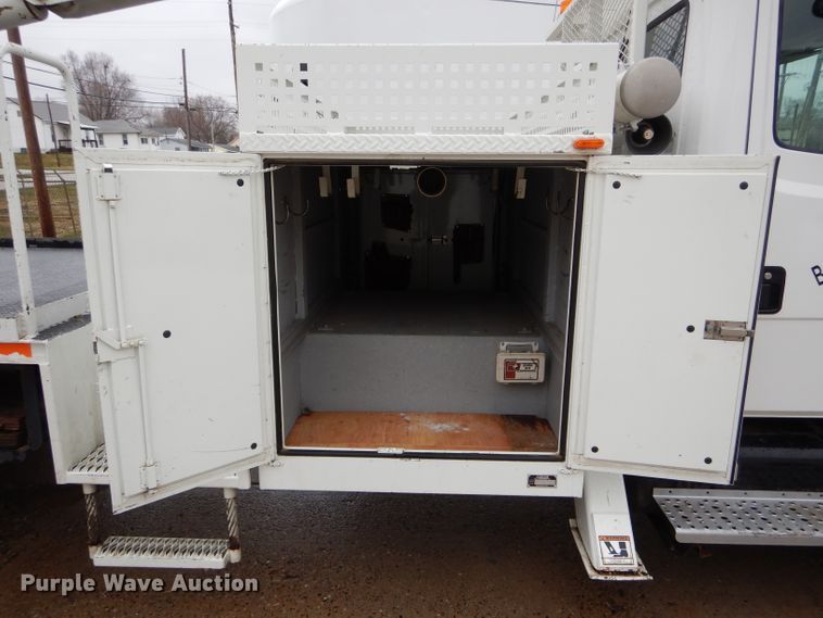 image for item DH6477 2000 Freightliner FL70 bucket truck